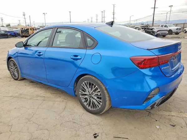 3KPF54AD5NE486484 2022 KIA FORTE - Image 2