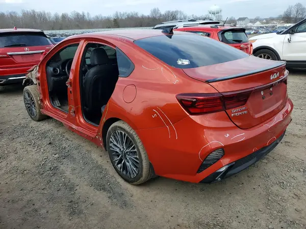 3KPF54AD5NE489210 2022 KIA FORTE - Image 2