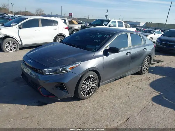 3KPF54AD5NE489644 2022 KIA FORTE - Image 2