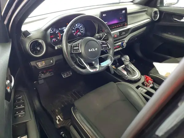 3KPF54AD5NE490261 2022 KIA FORTE - Image 8