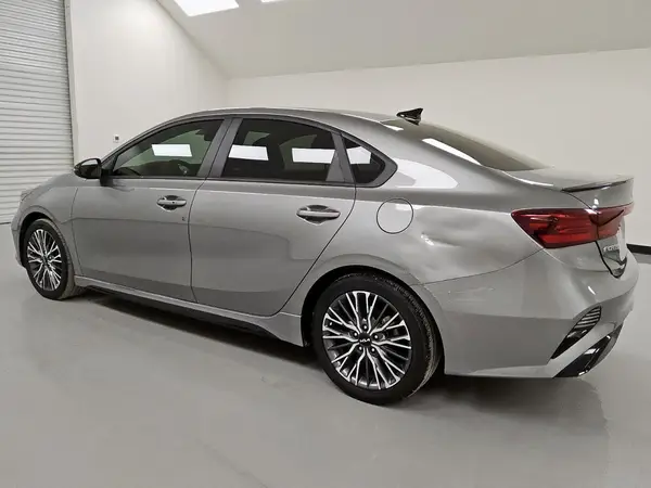 3KPF54AD5NE492043 2022 KIA FORTE - Image 2