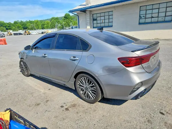 3KPF54AD5NE495539 2022 KIA FORTE - Image 2