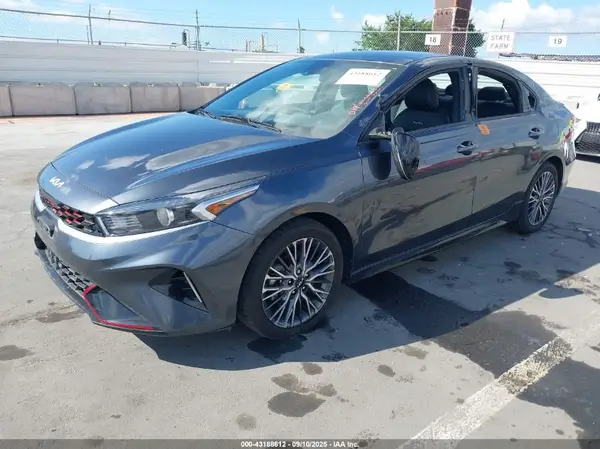 3KPF54AD5NE496139 2022 KIA FORTE - Image 2