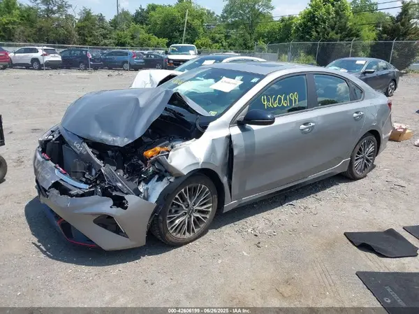 3KPF54AD5NE498618 2022 KIA FORTE - Image 2