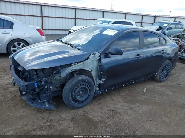3KPF54AD5NE501338 2022 KIA FORTE - Image 2