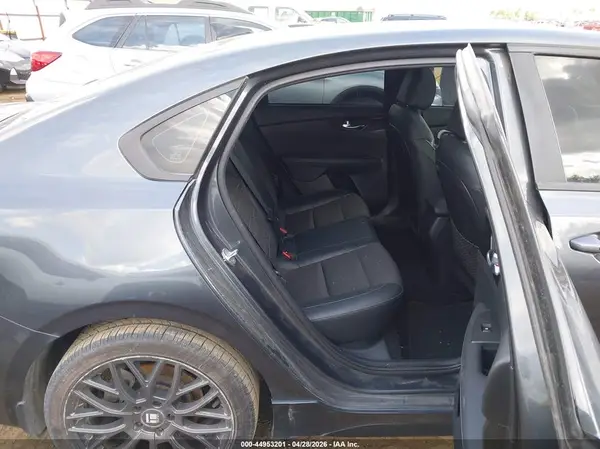 3KPF54AD5NE501338 2022 KIA FORTE - Image 8