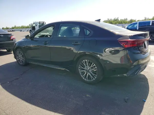 3KPF54AD5NE502134 2022 KIA FORTE - Image 2