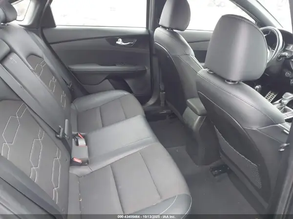 3KPF54AD5NE504224 2022 KIA FORTE - Image 8