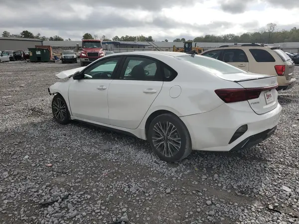 3KPF54AD5NE506698 2022 KIA FORTE - Image 2