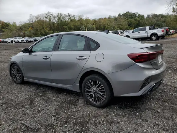 3KPF54AD5NE510542 2022 KIA FORTE - Image 2