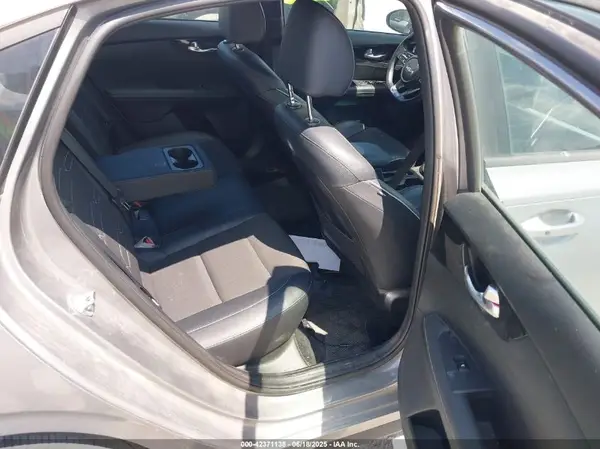 3KPF54AD5PE519096 2023 KIA FORTE - Image 8