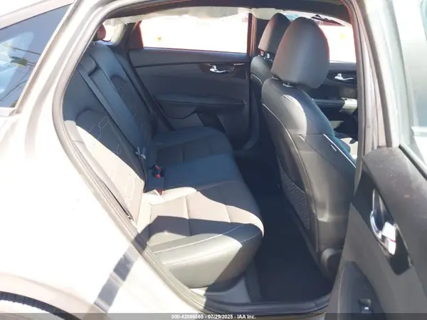 3KPF54AD5PE522712 2023 KIA FORTE - Image 8