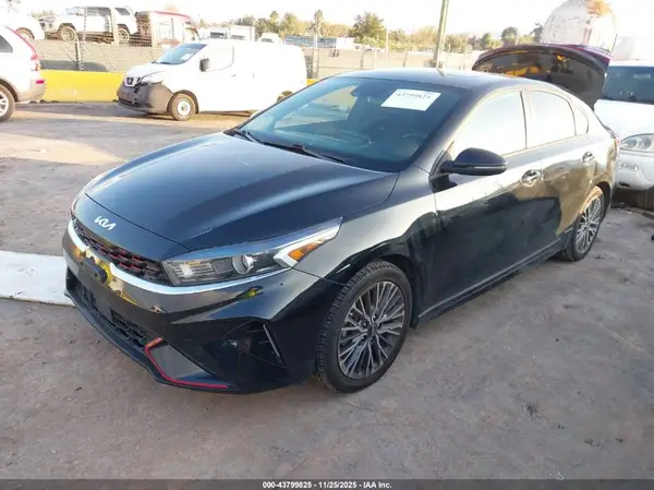 3KPF54AD5PE524296 2023 KIA FORTE - Image 2