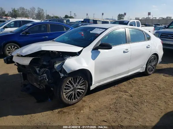 3KPF54AD5PE537002 2023 KIA FORTE - Image 2