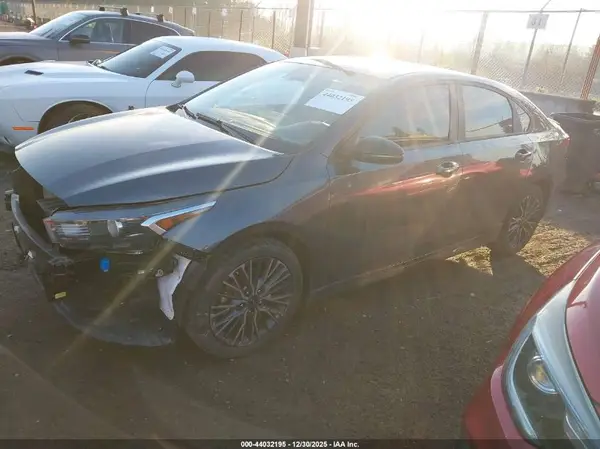 3KPF54AD5PE538960 2023 KIA FORTE - Image 2
