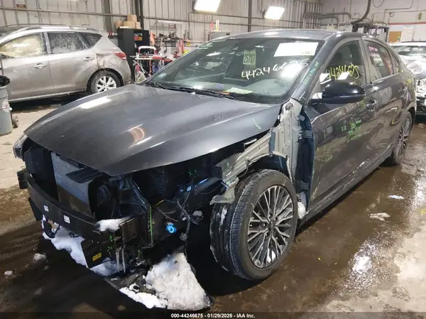 3KPF54AD5PE563227 2023 KIA FORTE - Image 2