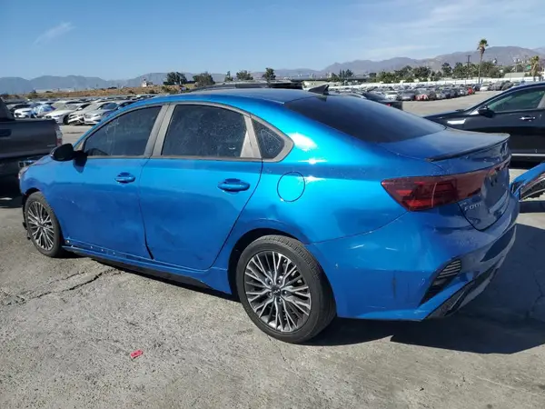 3KPF54AD5PE564832 2023 KIA FORTE - Image 2