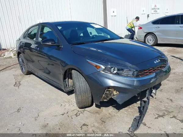 3KPF54AD5PE573739 2023 KIA FORTE - Image 1