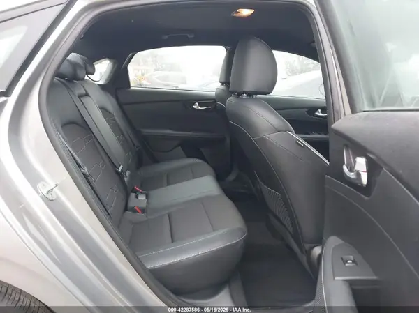 3KPF54AD5PE577659 2023 KIA FORTE - Image 8