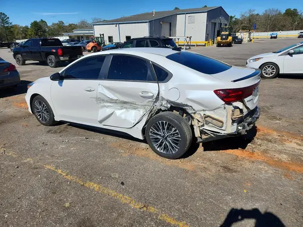 3KPF54AD5PE578889 2023 KIA FORTE - Image 2