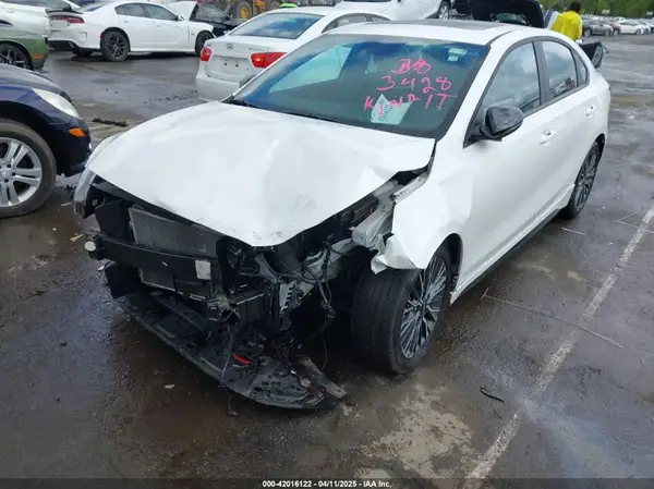 3KPF54AD5PE583428 2023 KIA FORTE - Image 2
