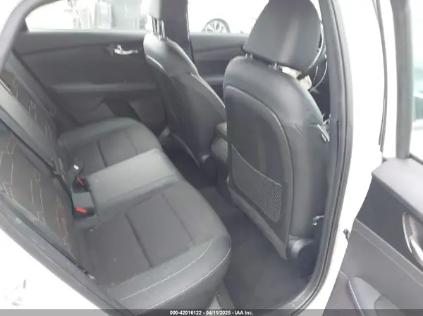3KPF54AD5PE583428 2023 KIA FORTE - Image 8