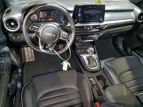 3KPF54AD5PE588211 2023 KIA FORTE - Image 8