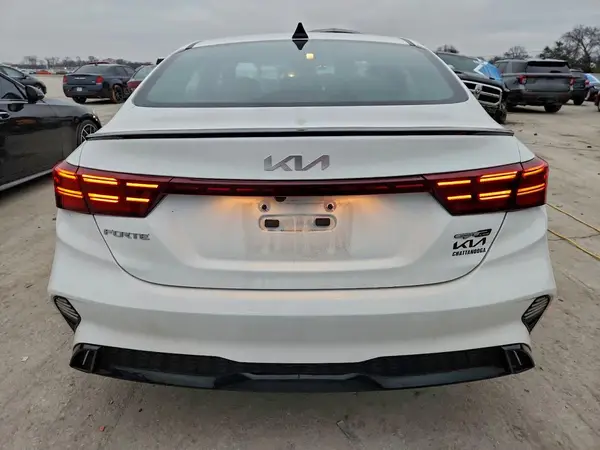 2023 KIA FORTE auction photo 6