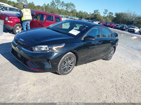 3KPF54AD5PE616394 2023 KIA FORTE - Image 2