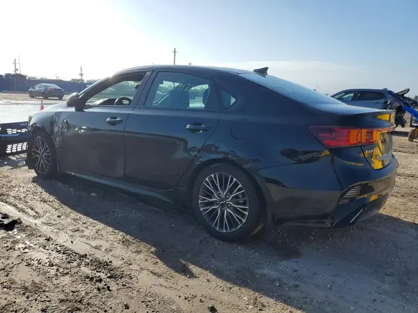 3KPF54AD5PE628934 2023 KIA FORTE - Image 2