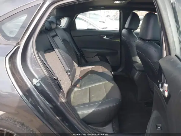 3KPF54AD5PE629677 2023 KIA FORTE - Image 8