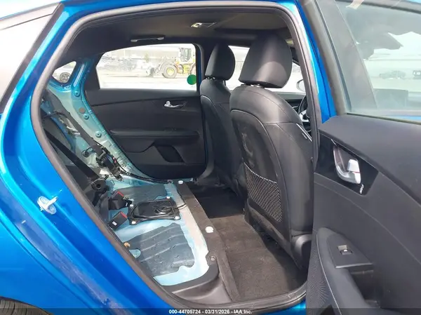 3KPF54AD5PE636483 2023 KIA FORTE - Image 8