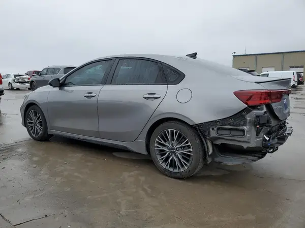 3KPF54AD5PE640422 2023 KIA FORTE - Image 2