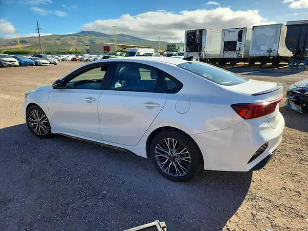 3KPF54AD5PE642915 2023 KIA FORTE - Image 2