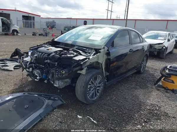 3KPF54AD5PE648049 2023 KIA FORTE - Image 2