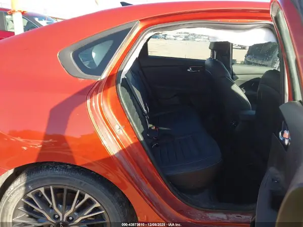 3KPF54AD5PE660198 2023 KIA FORTE - Image 8