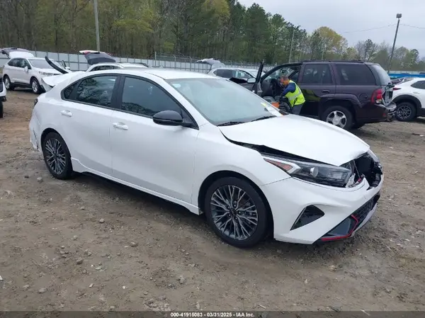 3KPF54AD5PE667569 2023 KIA FORTE - Image 1