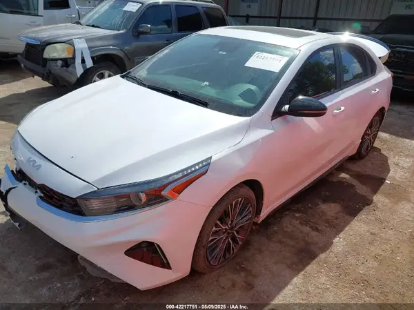 3KPF54AD5PE689975 2023 KIA FORTE - Image 2