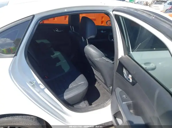 3KPF54AD5PE689975 2023 KIA FORTE - Image 8