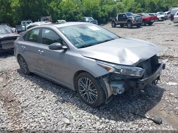 3KPF54AD5RE690871 2024 KIA FORTE - Image 1