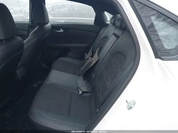 3KPF54AD5RE691907 2024 KIA FORTE - Image 8