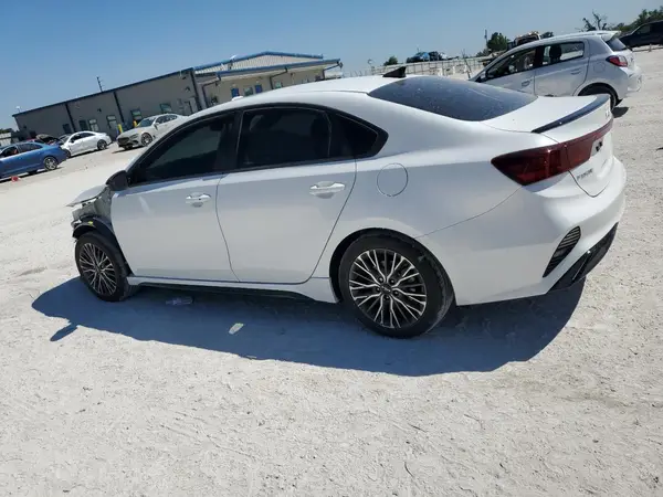 3KPF54AD5RE692877 2024 KIA FORTE - Image 2
