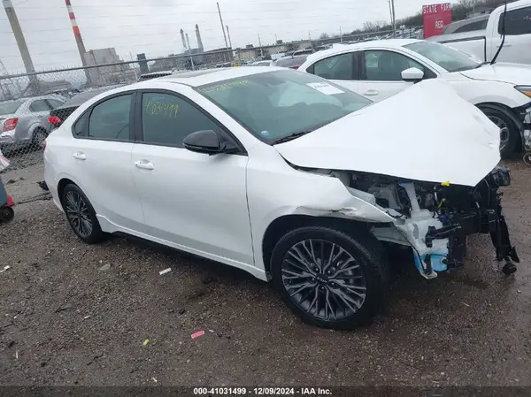 3KPF54AD5RE701576 2024 KIA FORTE - Image 1