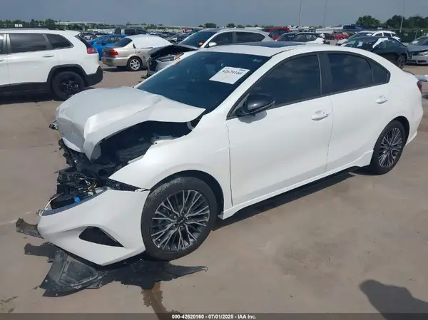 3KPF54AD5RE719365 2024 KIA FORTE - Image 2