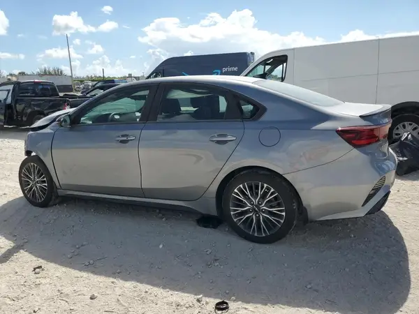 3KPF54AD5RE721701 2024 KIA FORTE - Image 2