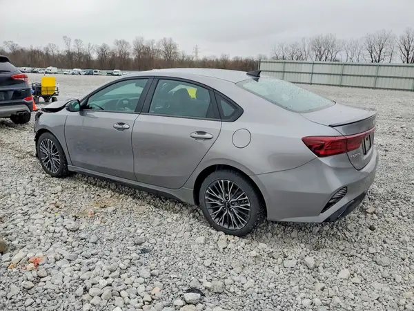 3KPF54AD5RE727076 2024 KIA FORTE - Image 2