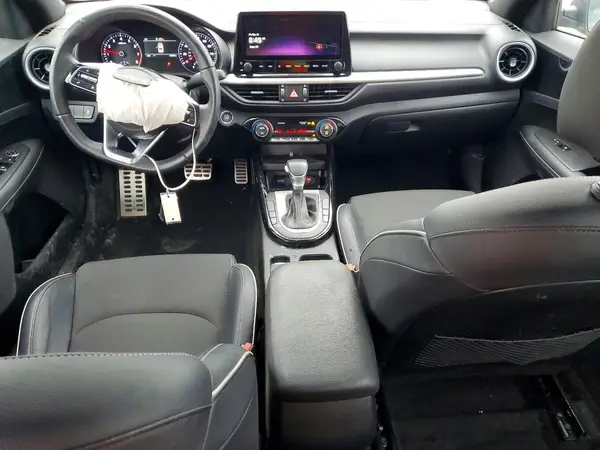 3KPF54AD5RE727076 2024 KIA FORTE - Image 8