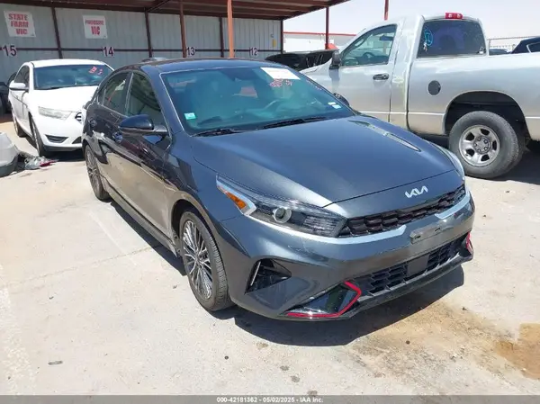 3KPF54AD5RE729166 2024 KIA FORTE - Image 1