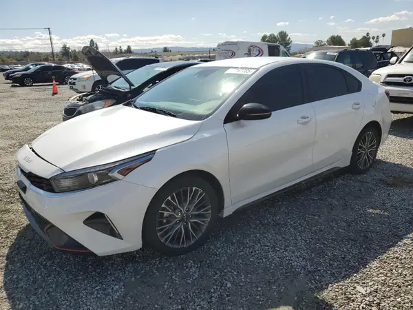 3KPF54AD5RE730608 2024 KIA FORTE - Image 1