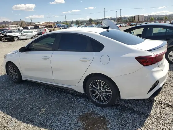 3KPF54AD5RE730608 2024 KIA FORTE - Image 2